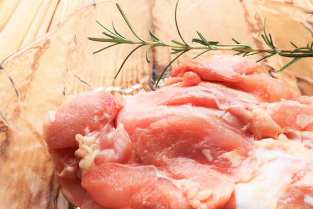 鶏肉を食らう_メインビジュアル